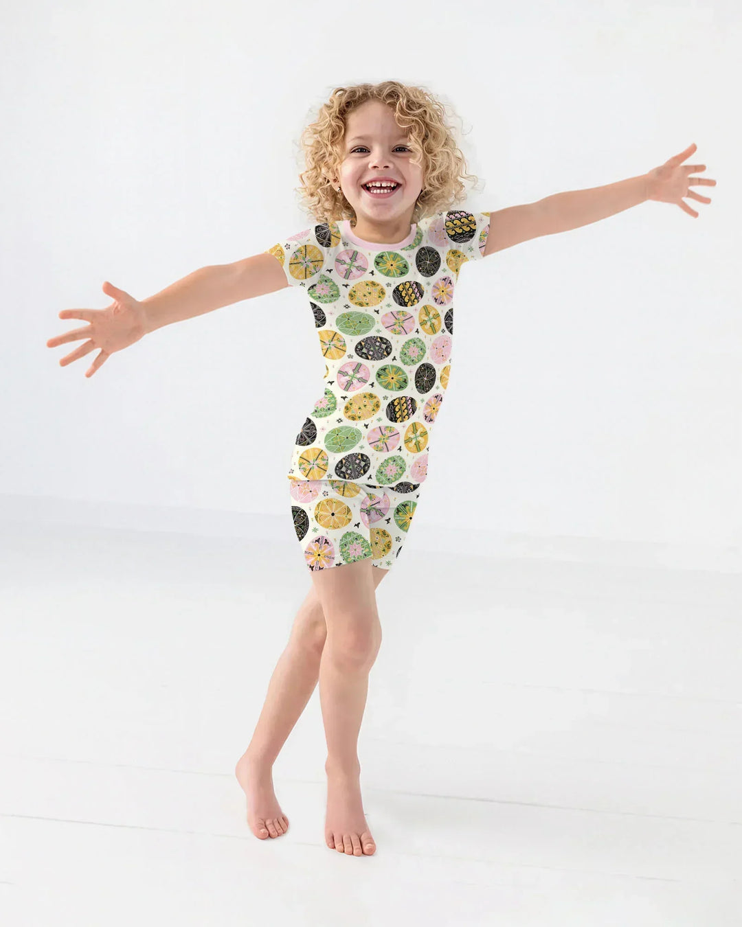 Template Zweiteiliges Pyjama-Set mit kurzen Ärmeln und Shorts