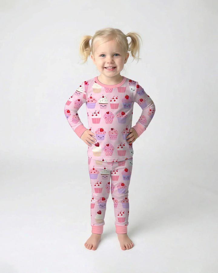Zweiteiliges Langarm-Pyjama-Set mit Sommerfrüchten
