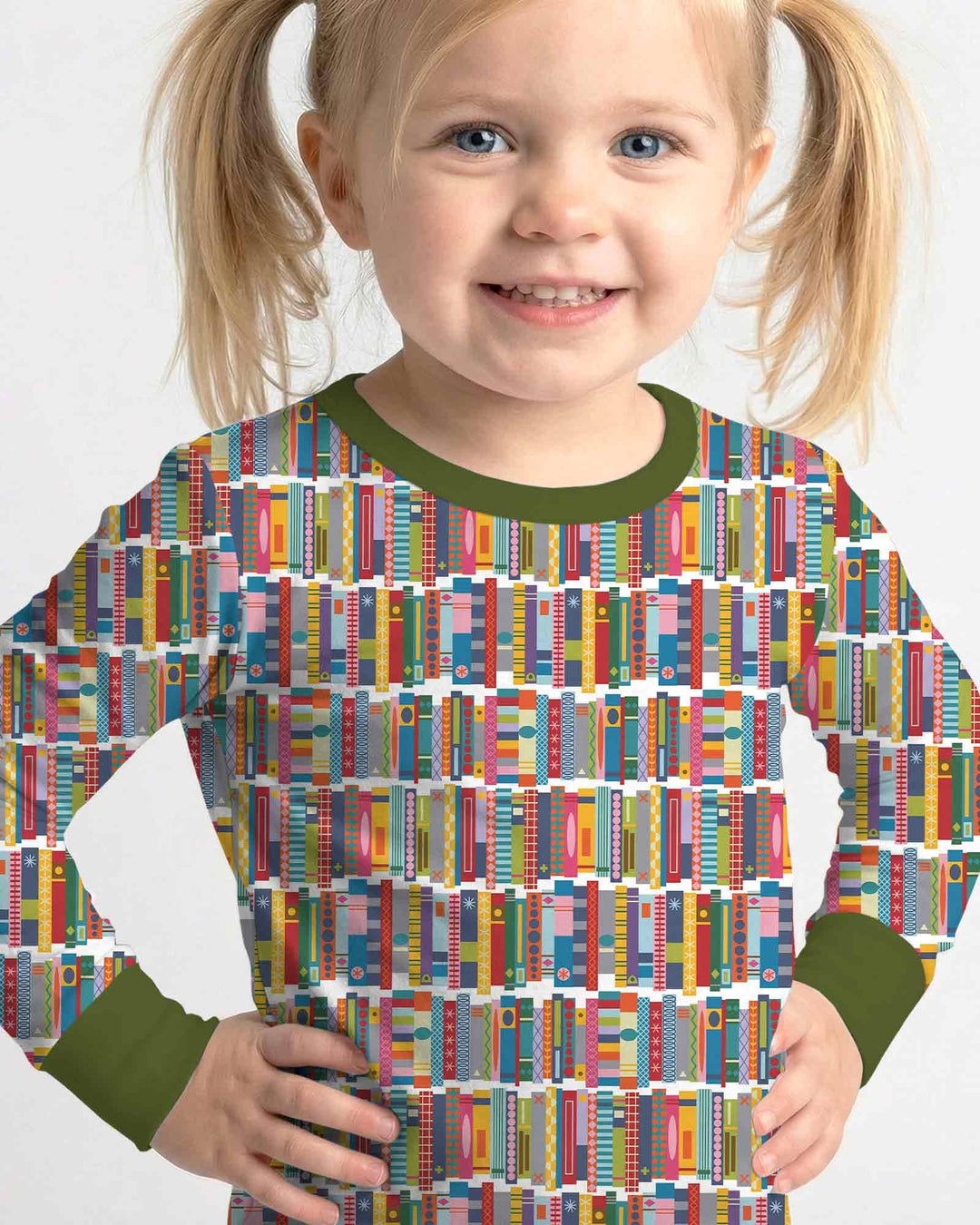 Zweiteiliges Langarm-Pyjama-Set mit Sommerfrüchten