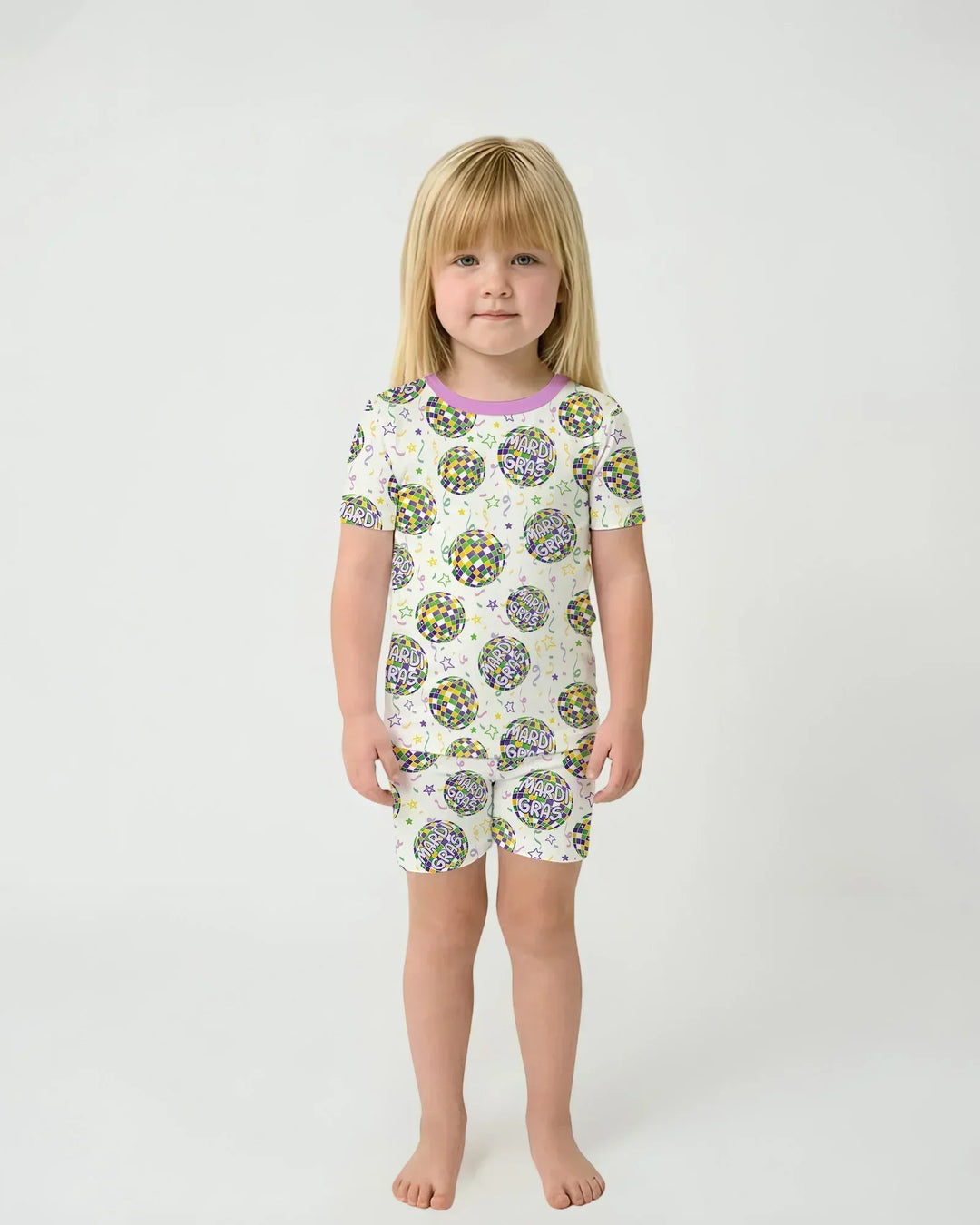 Template Zweiteiliges Pyjama-Set mit kurzen Ärmeln und Shorts
