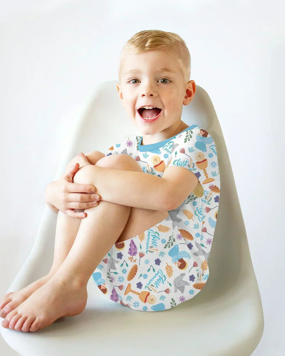 Template Zweiteiliges Pyjama-Set mit kurzen Ärmeln und Shorts