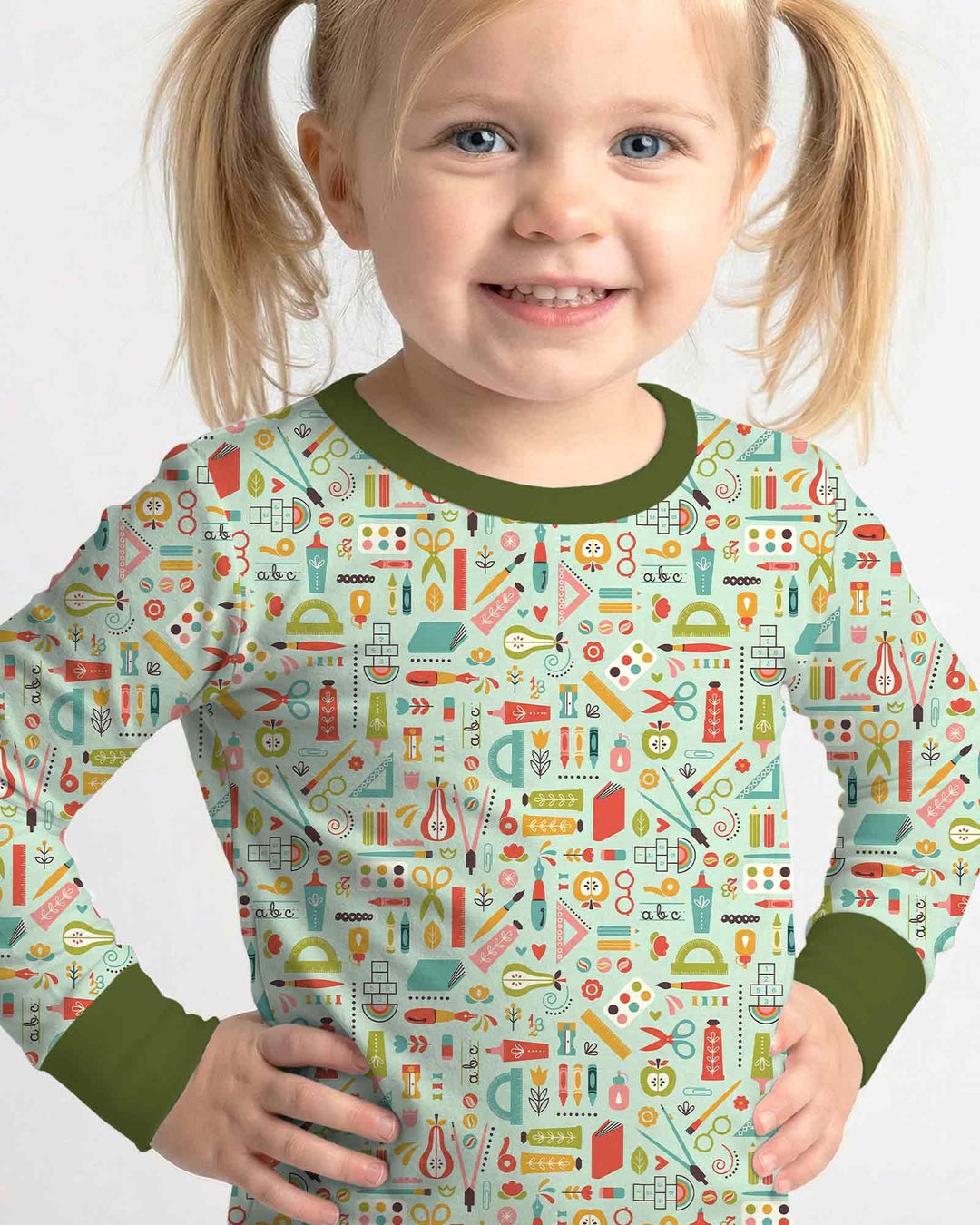 Zweiteiliges Langarm-Pyjama-Set mit Sommerfrüchten