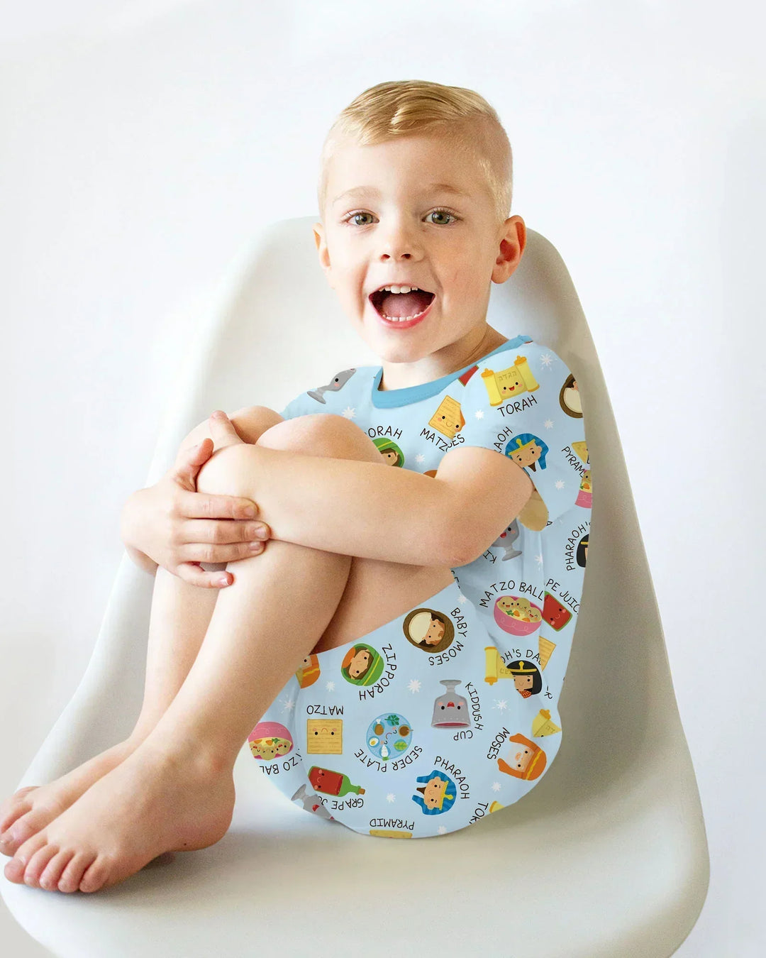 Template Zweiteiliges Pyjama-Set mit kurzen Ärmeln und Shorts
