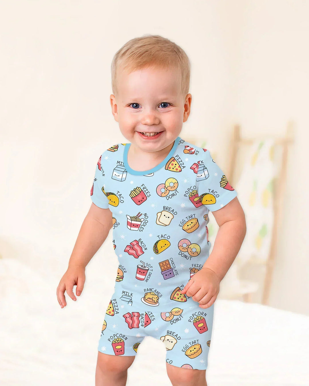 Template Zweiteiliges Pyjama-Set mit kurzen Ärmeln und Shorts