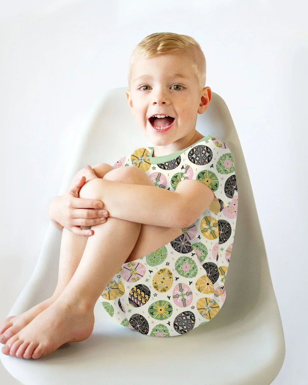 Template Zweiteiliges Pyjama-Set mit kurzen Ärmeln und Shorts