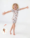 Template Zweiteiliges Pyjama-Set mit kurzen Ärmeln und Shorts
