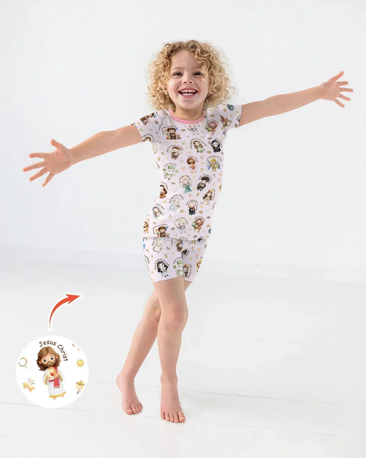 Template Zweiteiliges Pyjama-Set mit kurzen Ärmeln und Shorts