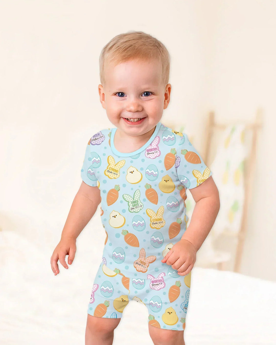 Template Zweiteiliges Pyjama-Set mit kurzen Ärmeln und Shorts