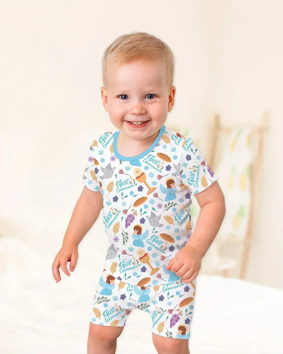 Template Zweiteiliges Pyjama-Set mit kurzen Ärmeln und Shorts