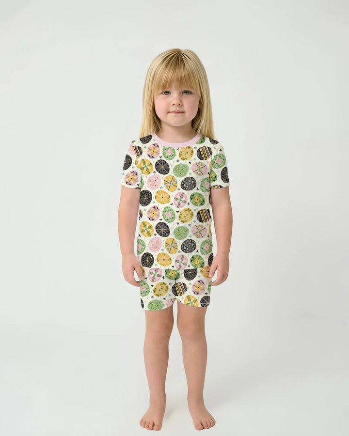 Template Zweiteiliges Pyjama-Set mit kurzen Ärmeln und Shorts
