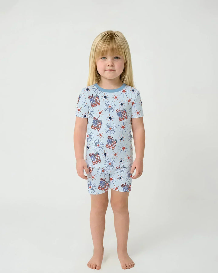 Template Zweiteiliges Pyjama-Set mit kurzen Ärmeln und Shorts