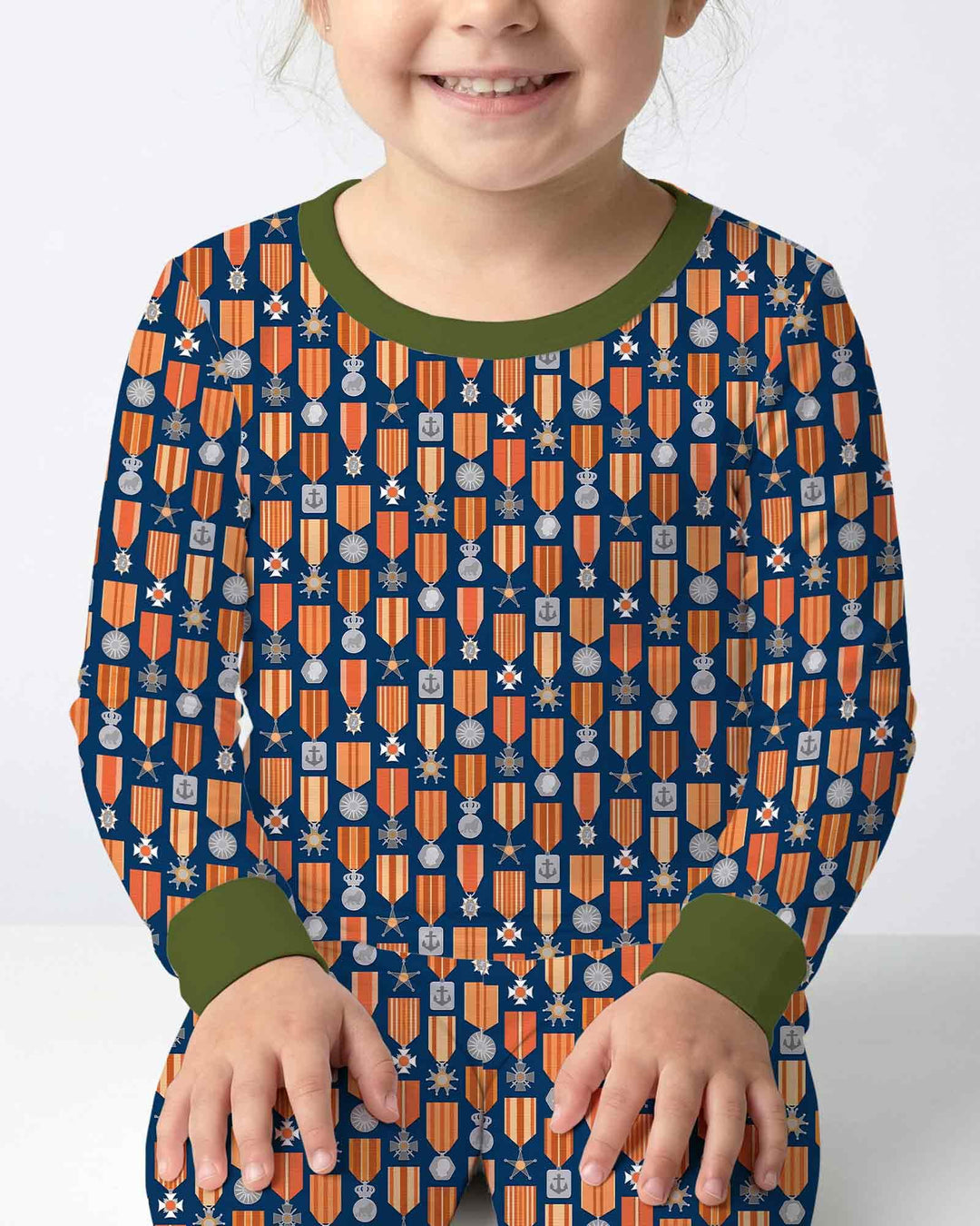 Zweiteiliges Langarm-Pyjama-Set mit Sommerfrüchten