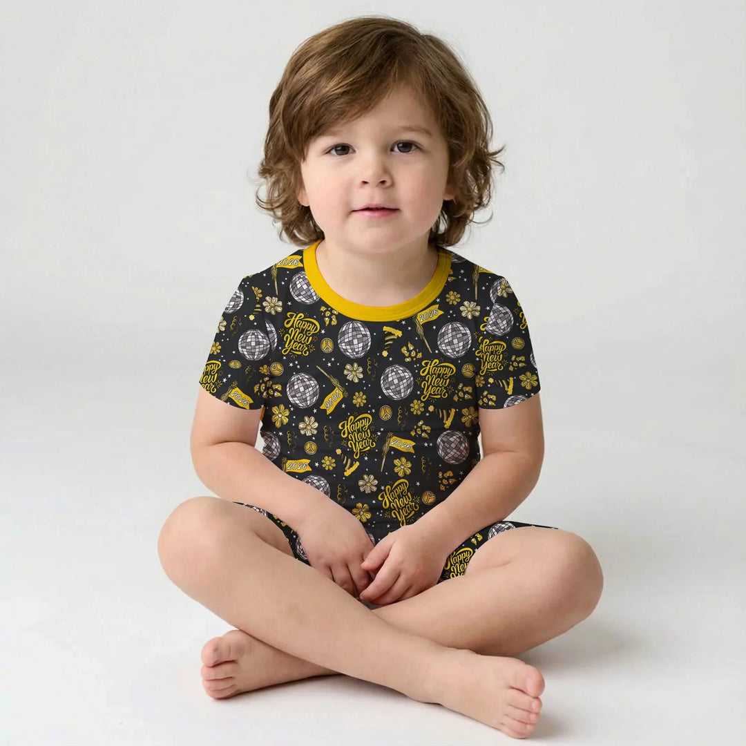 Template Zweiteiliges Pyjama-Set mit kurzen Ärmeln und Shorts