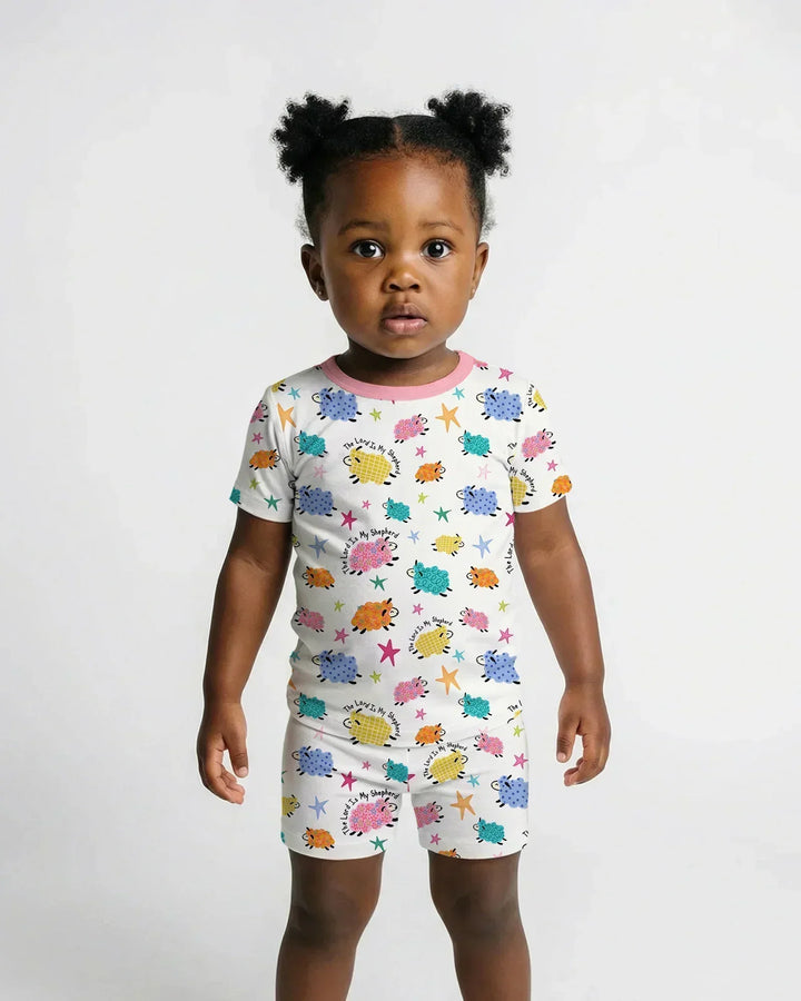 Template Zweiteiliges Pyjama-Set mit kurzen Ärmeln und Shorts