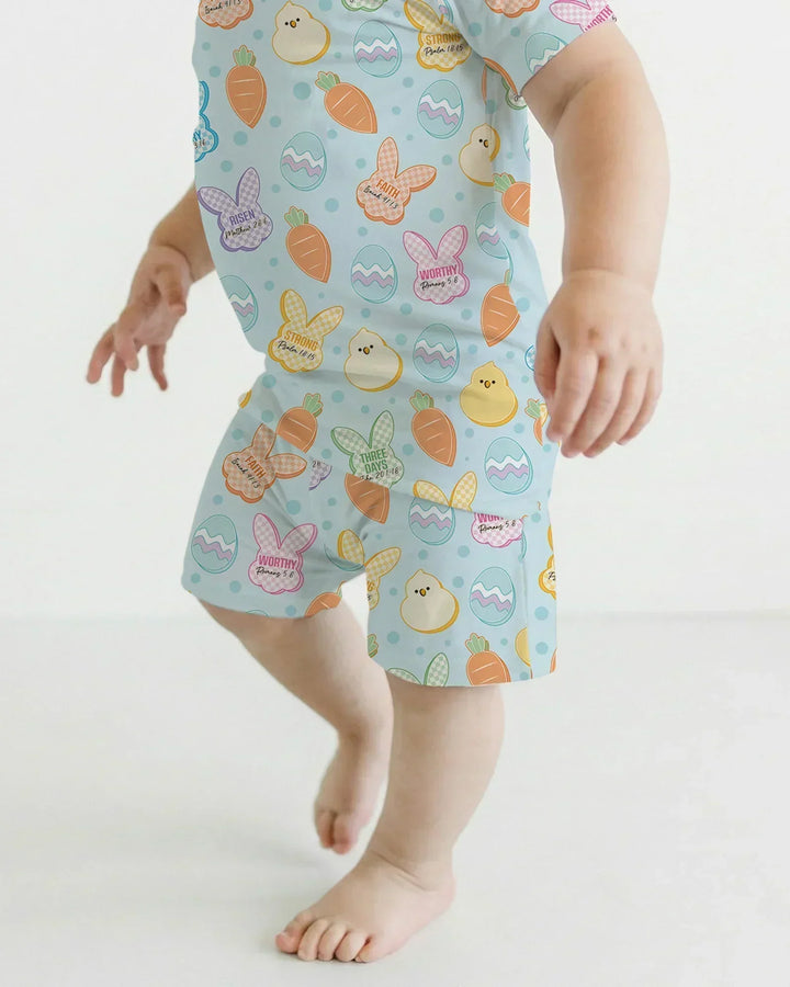 Template Zweiteiliges Pyjama-Set mit kurzen Ärmeln und Shorts
