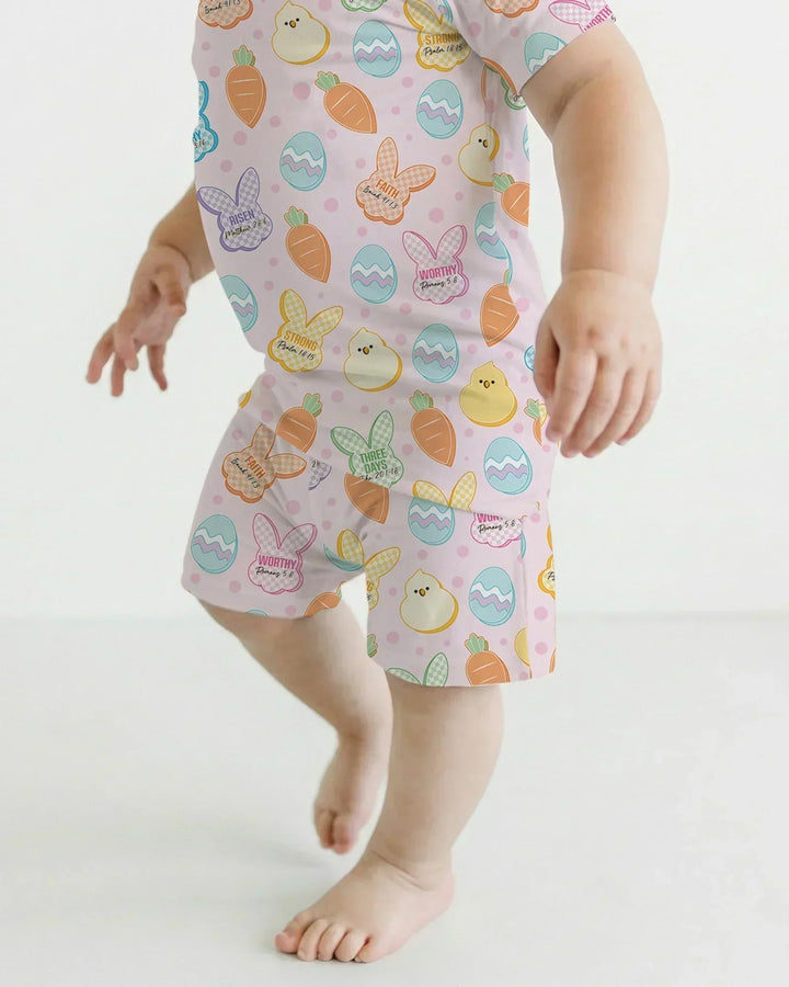 Template Zweiteiliges Pyjama-Set mit kurzen Ärmeln und Shorts