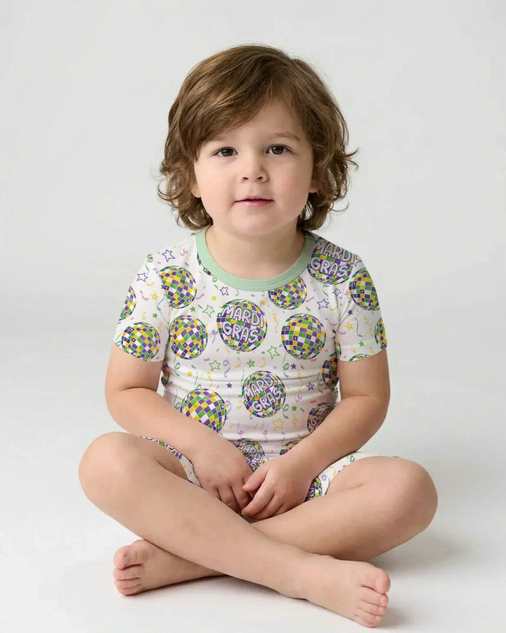 Template Zweiteiliges Pyjama-Set mit kurzen Ärmeln und Shorts
