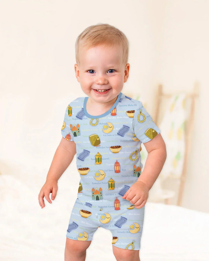 Template Zweiteiliges Pyjama-Set mit kurzen Ärmeln und Shorts