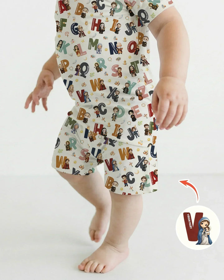 Template Zweiteiliges Pyjama-Set mit kurzen Ärmeln und Shorts