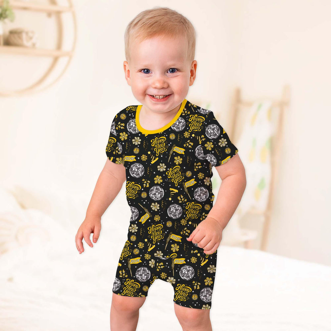 Template Zweiteiliges Pyjama-Set mit kurzen Ärmeln und Shorts
