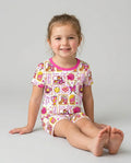 Template Zweiteiliges Pyjama-Set mit kurzen Ärmeln und Shorts