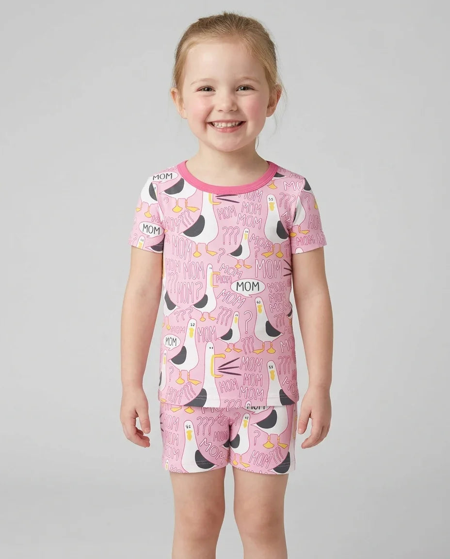 Template Zweiteiliges Pyjama-Set mit kurzen Ärmeln und Shorts