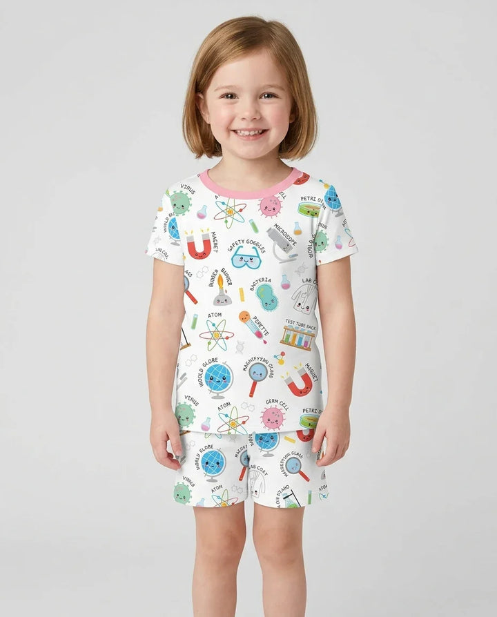 Template Zweiteiliges Pyjama-Set mit kurzen Ärmeln und Shorts