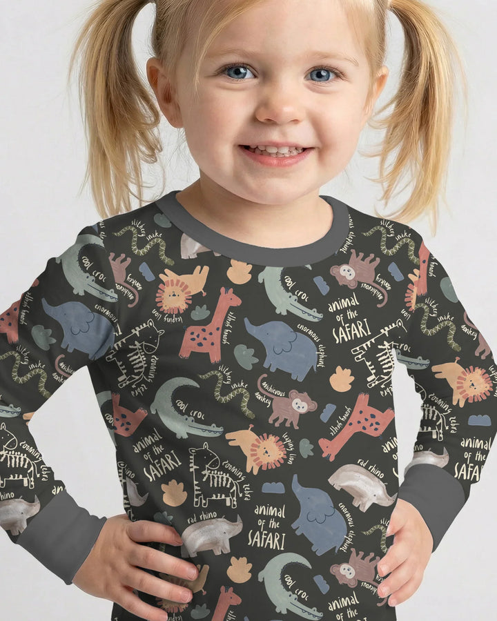 Zweiteiliges Langarm-Pyjama-Set mit Sommerfrüchten