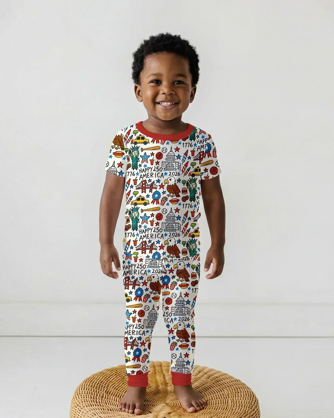 Template Zweiteiliges Pyjama-Set mit kurzen Ärmeln und Shorts