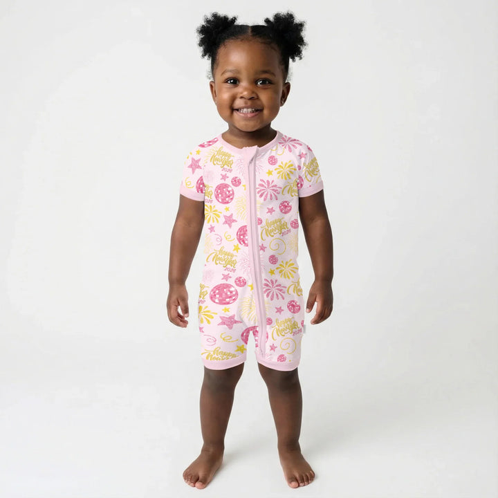 Template Zweiteiliges Pyjama-Set mit kurzen Ärmeln und Shorts