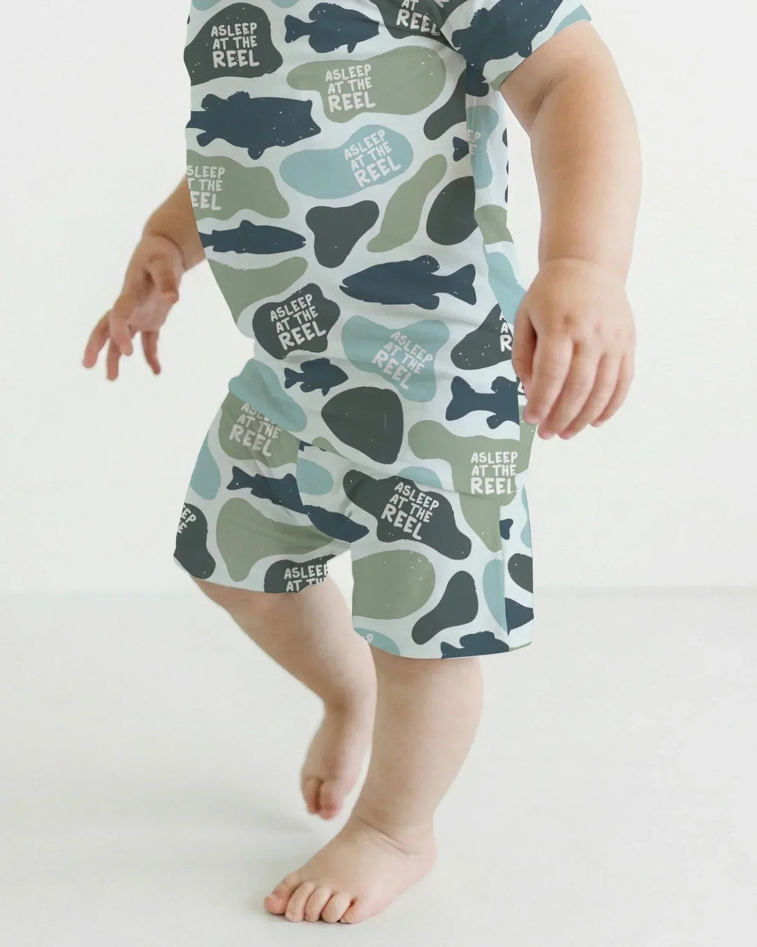 Template Zweiteiliges Pyjama-Set mit kurzen Ärmeln und Shorts