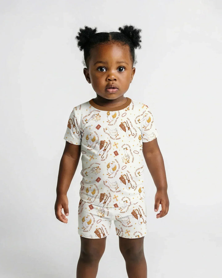 Template Zweiteiliges Pyjama-Set mit kurzen Ärmeln und Shorts