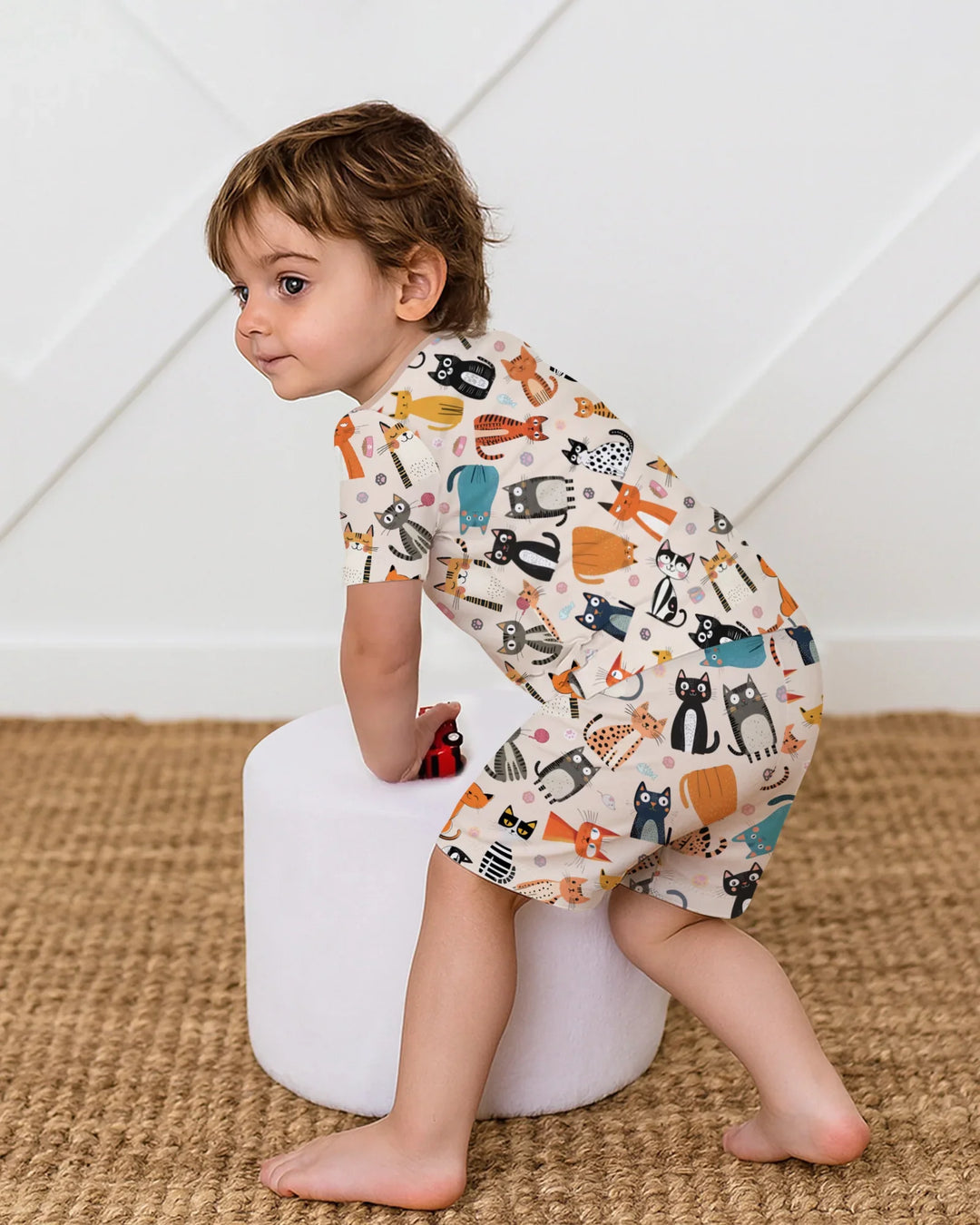 Template Zweiteiliges Pyjama-Set mit kurzen Ärmeln und Shorts