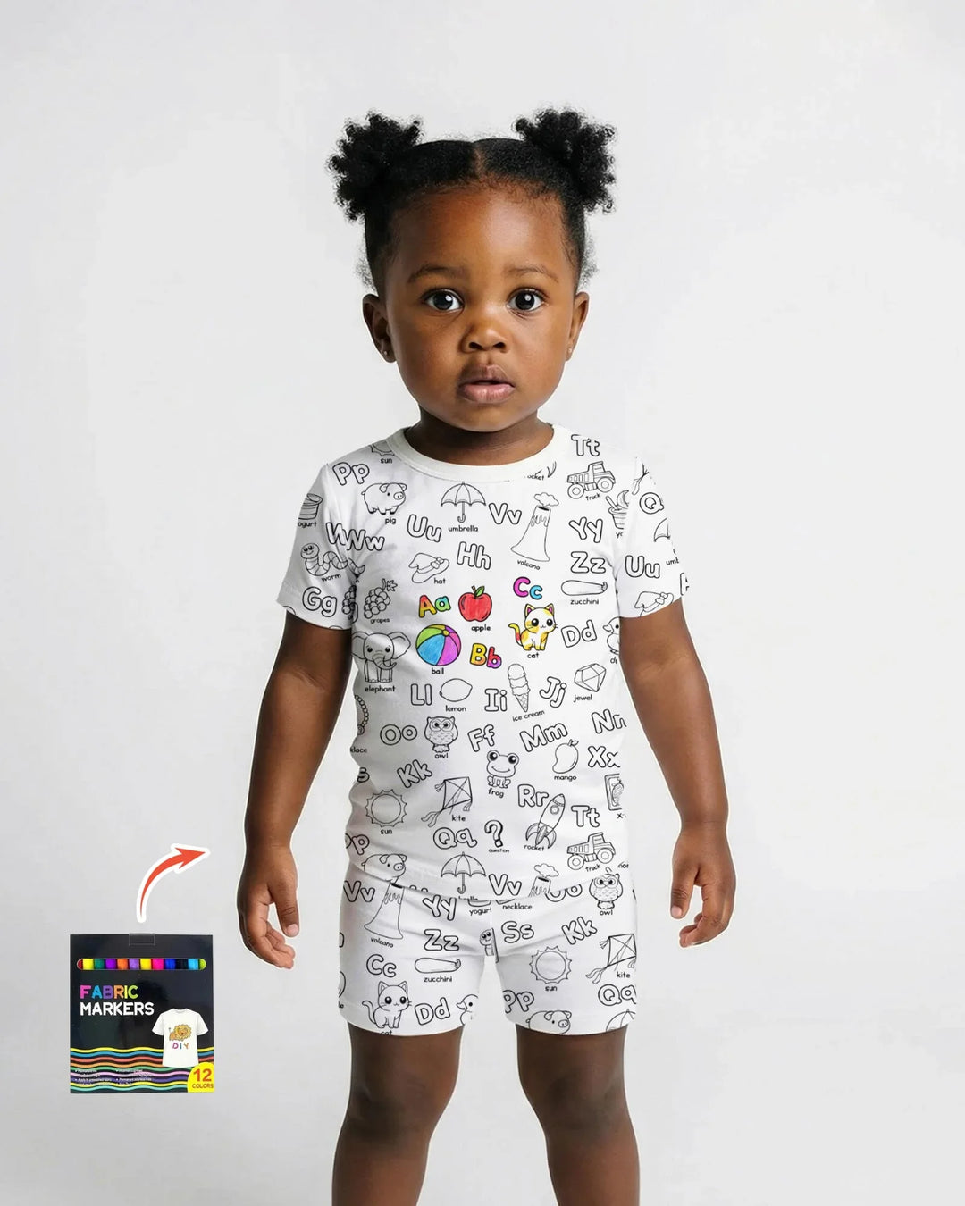 Template Zweiteiliges Pyjama-Set mit kurzen Ärmeln und Shorts