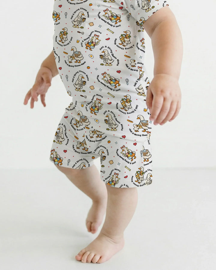 Template Zweiteiliges Pyjama-Set mit kurzen Ärmeln und Shorts