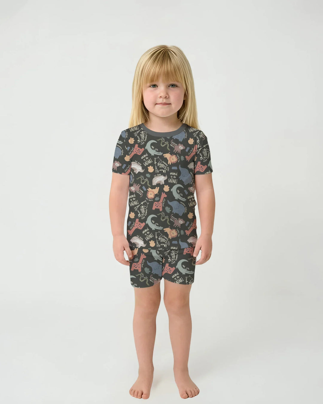 Template Zweiteiliges Pyjama-Set mit kurzen Ärmeln und Shorts
