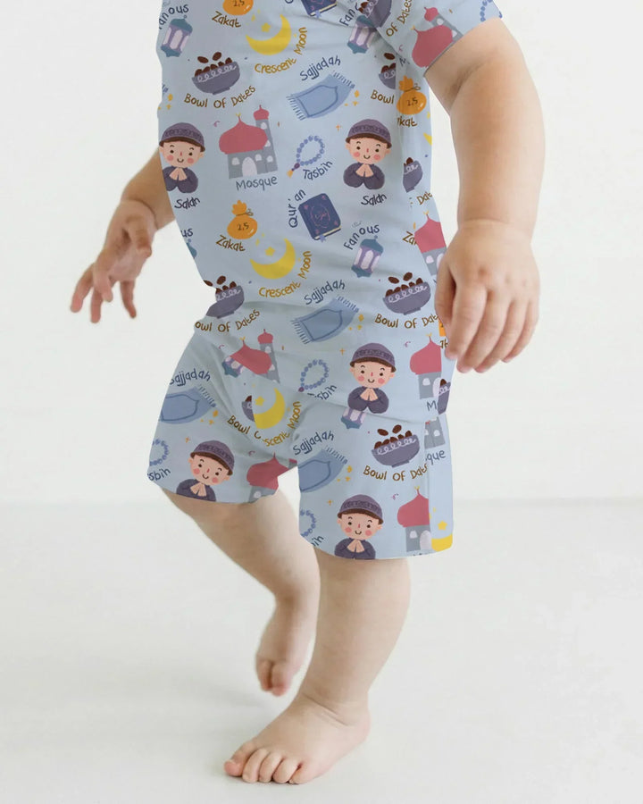 Template Zweiteiliges Pyjama-Set mit kurzen Ärmeln und Shorts