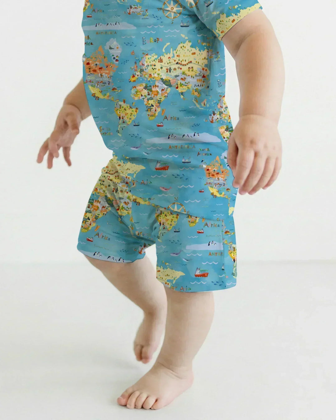 Template Zweiteiliges Pyjama-Set mit kurzen Ärmeln und Shorts