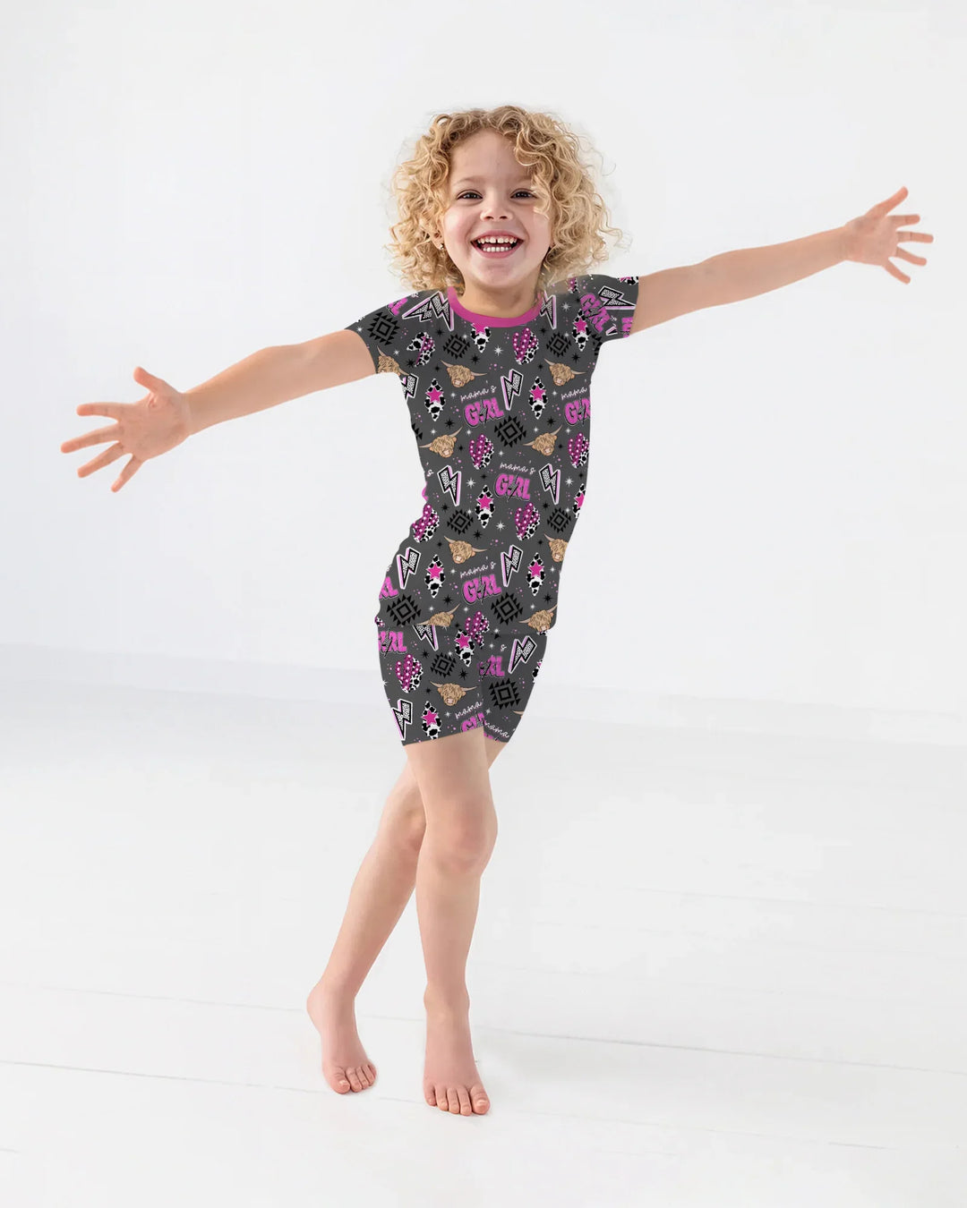 Template Zweiteiliges Pyjama-Set mit kurzen Ärmeln und Shorts