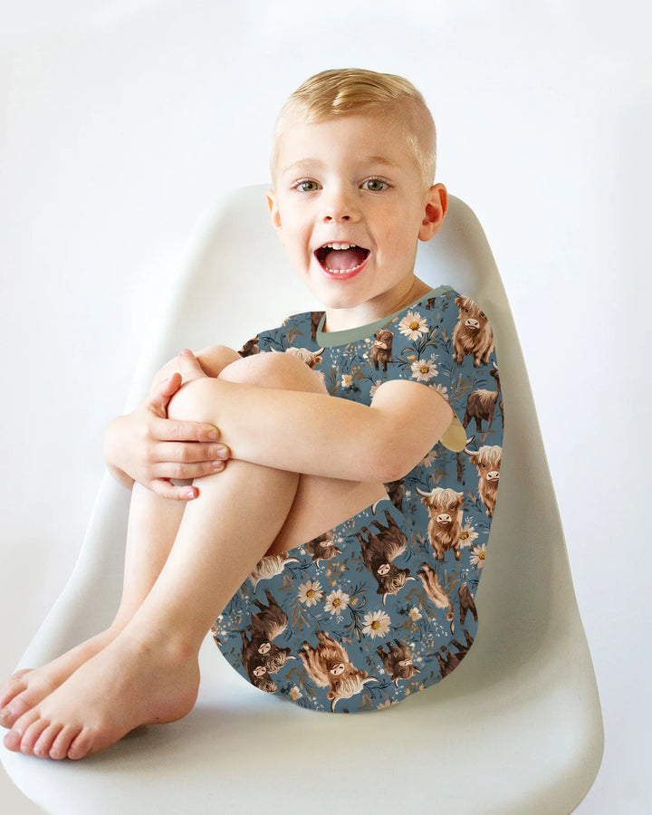 Template Zweiteiliges Pyjama-Set mit kurzen Ärmeln und Shorts
