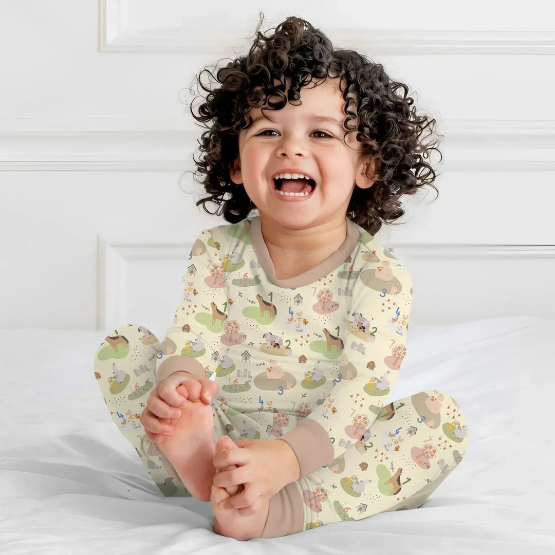 Zweiteiliges Langarm-Pyjama-Set mit Sommerfrüchten