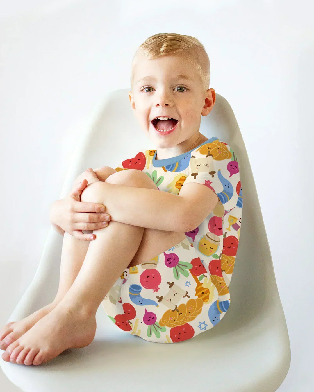 Template Zweiteiliges Pyjama-Set mit kurzen Ärmeln und Shorts