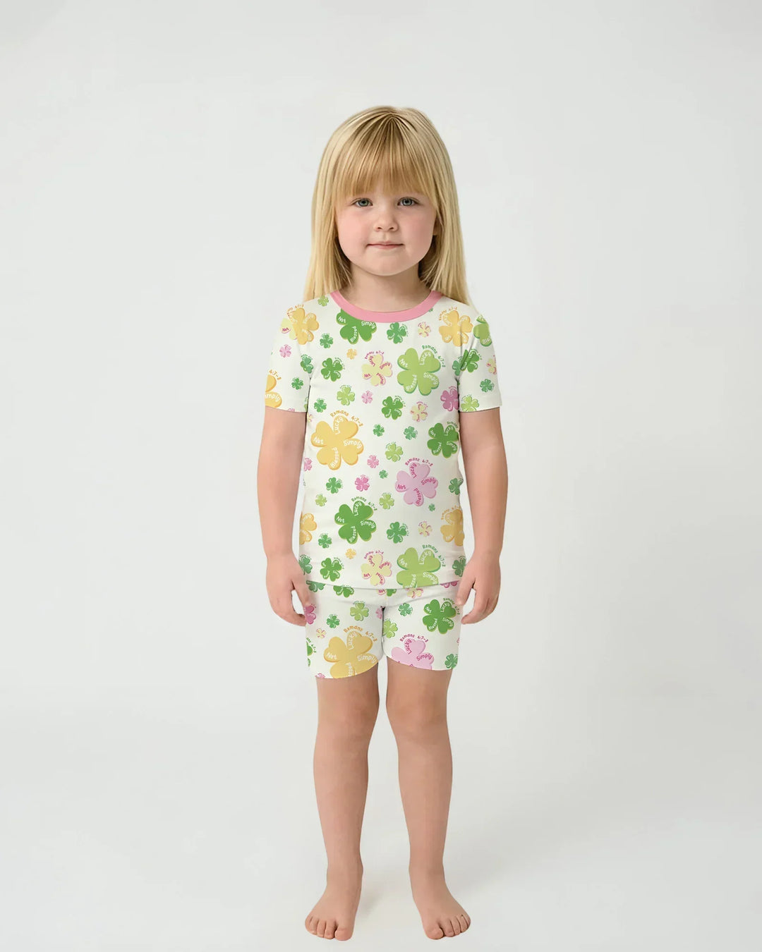 Template Zweiteiliges Pyjama-Set mit kurzen Ärmeln und Shorts