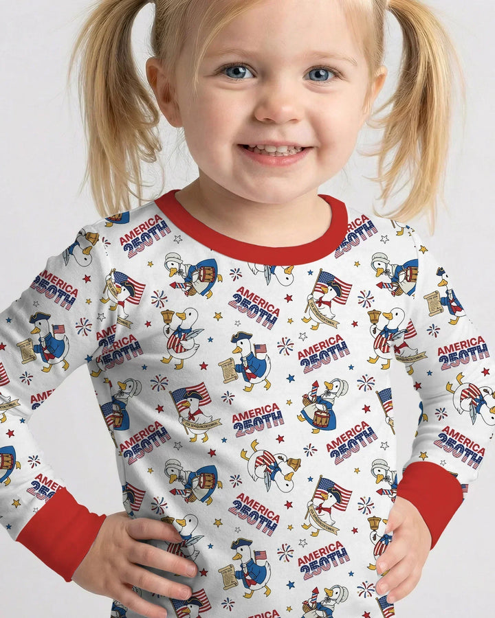 Zweiteiliges Langarm-Pyjama-Set mit Sommerfrüchten