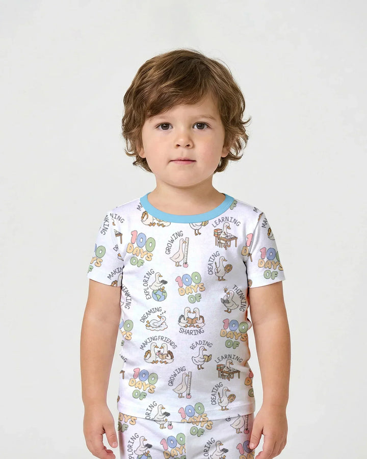 Template Zweiteiliges Pyjama-Set mit kurzen Ärmeln und Shorts