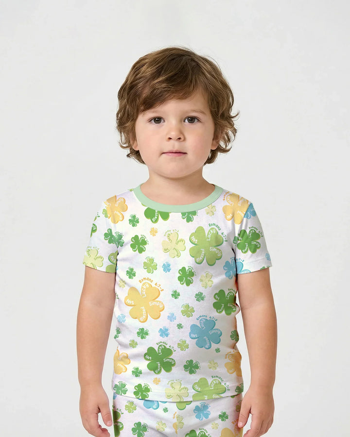 Template Zweiteiliges Pyjama-Set mit kurzen Ärmeln und Shorts
