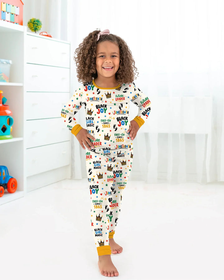 Zweiteiliges Langarm-Pyjama-Set mit Sommerfrüchten