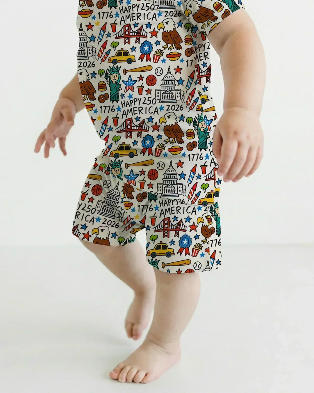 Template Zweiteiliges Pyjama-Set mit kurzen Ärmeln und Shorts