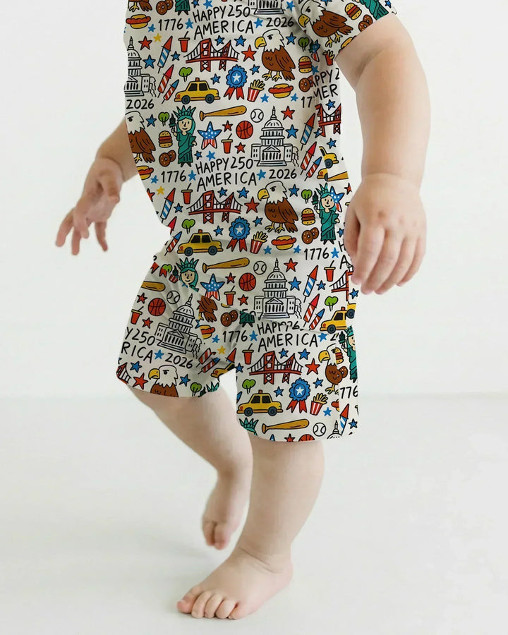 Template Zweiteiliges Pyjama-Set mit kurzen Ärmeln und Shorts