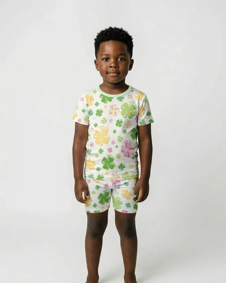 Template Zweiteiliges Pyjama-Set mit kurzen Ärmeln und Shorts